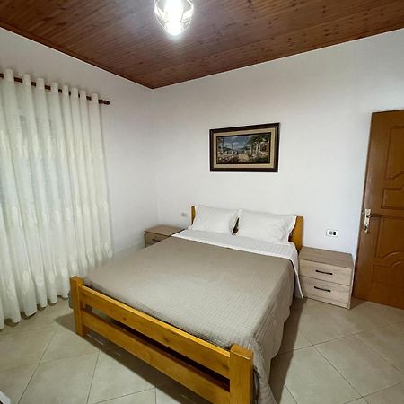 Rent Rooms Sakolli Berat Bagian luar foto