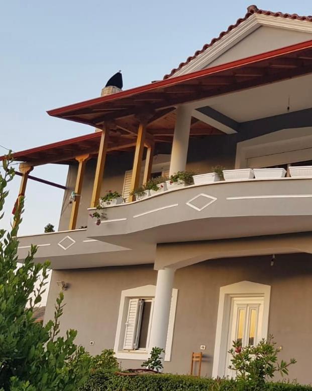 Rent Rooms Sakolli Berat Bagian luar foto