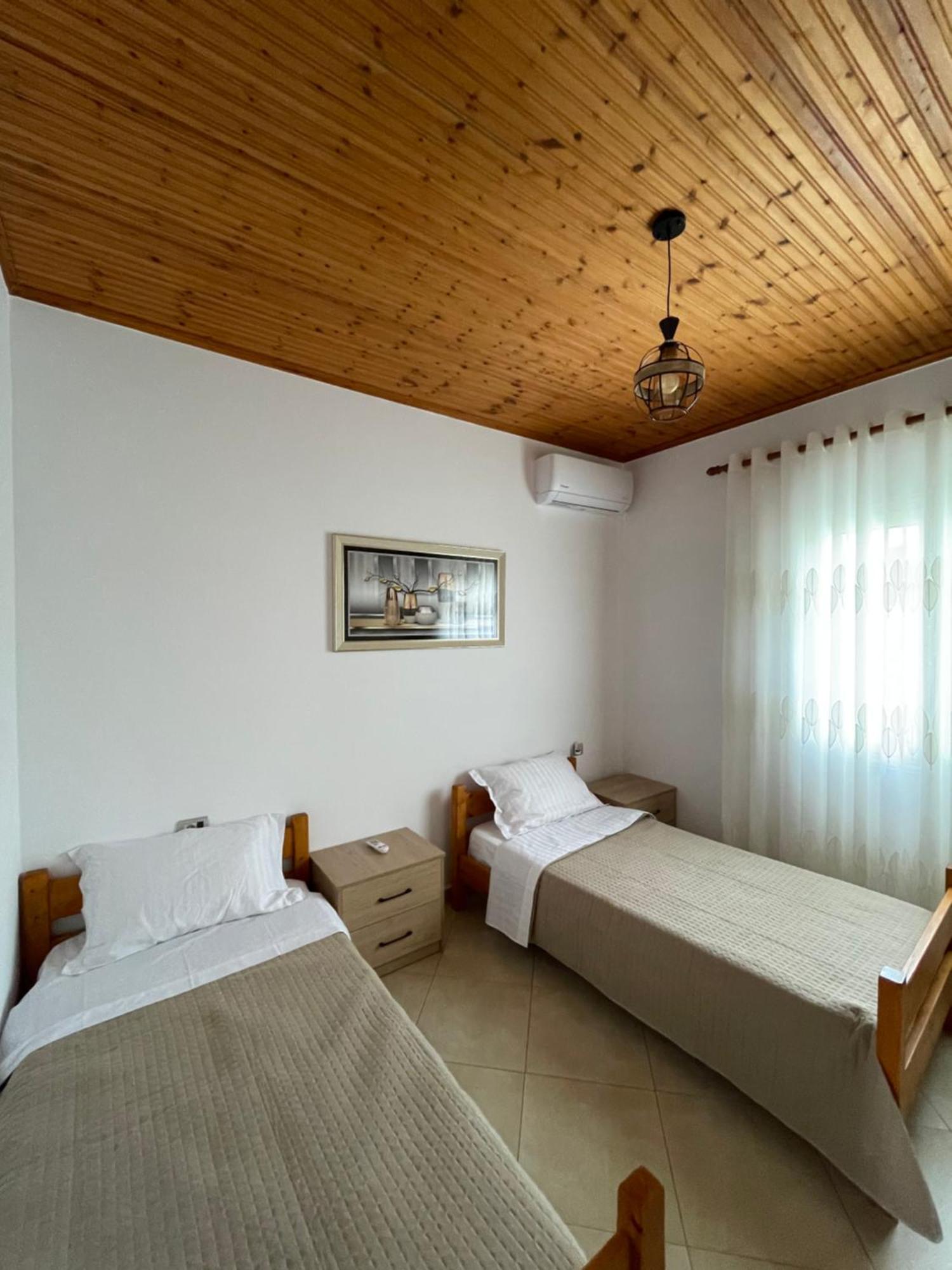 Rent Rooms Sakolli Berat Bagian luar foto